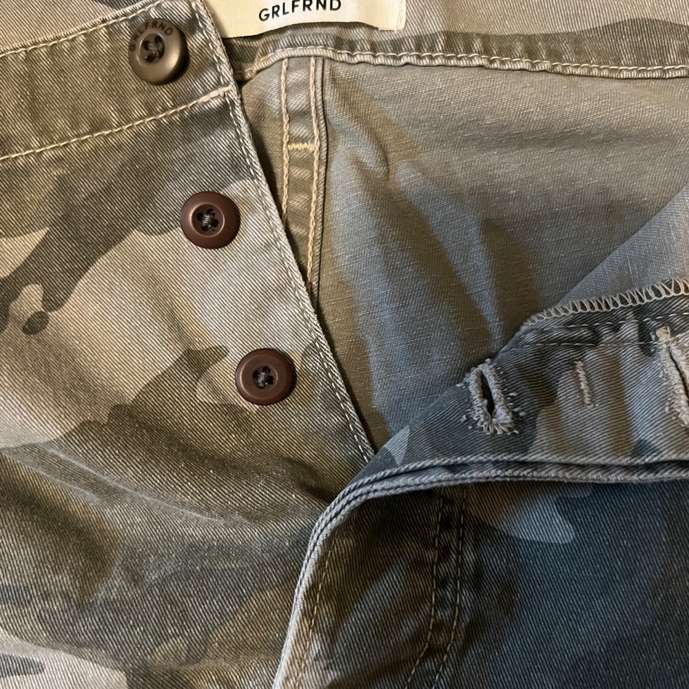 REVOLVE Maxwell Cargo Pants in Renegade GRLFRND
Color:Renegade sz 32 - Picture 4 of 5